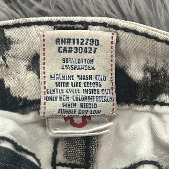 True religion distressed jeans - Picture 5 of 17